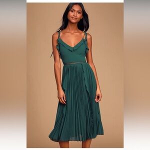 Never a Dull Moment Emerald Green Tie-Strap Pleated Midi Dress